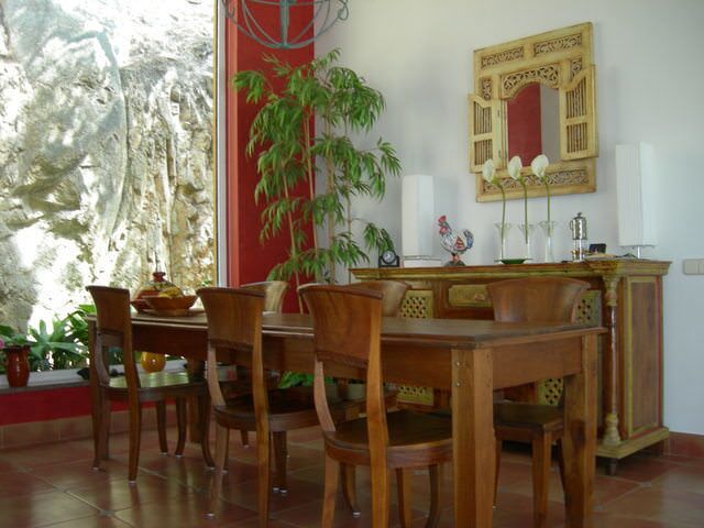 La salle à manger de la villa